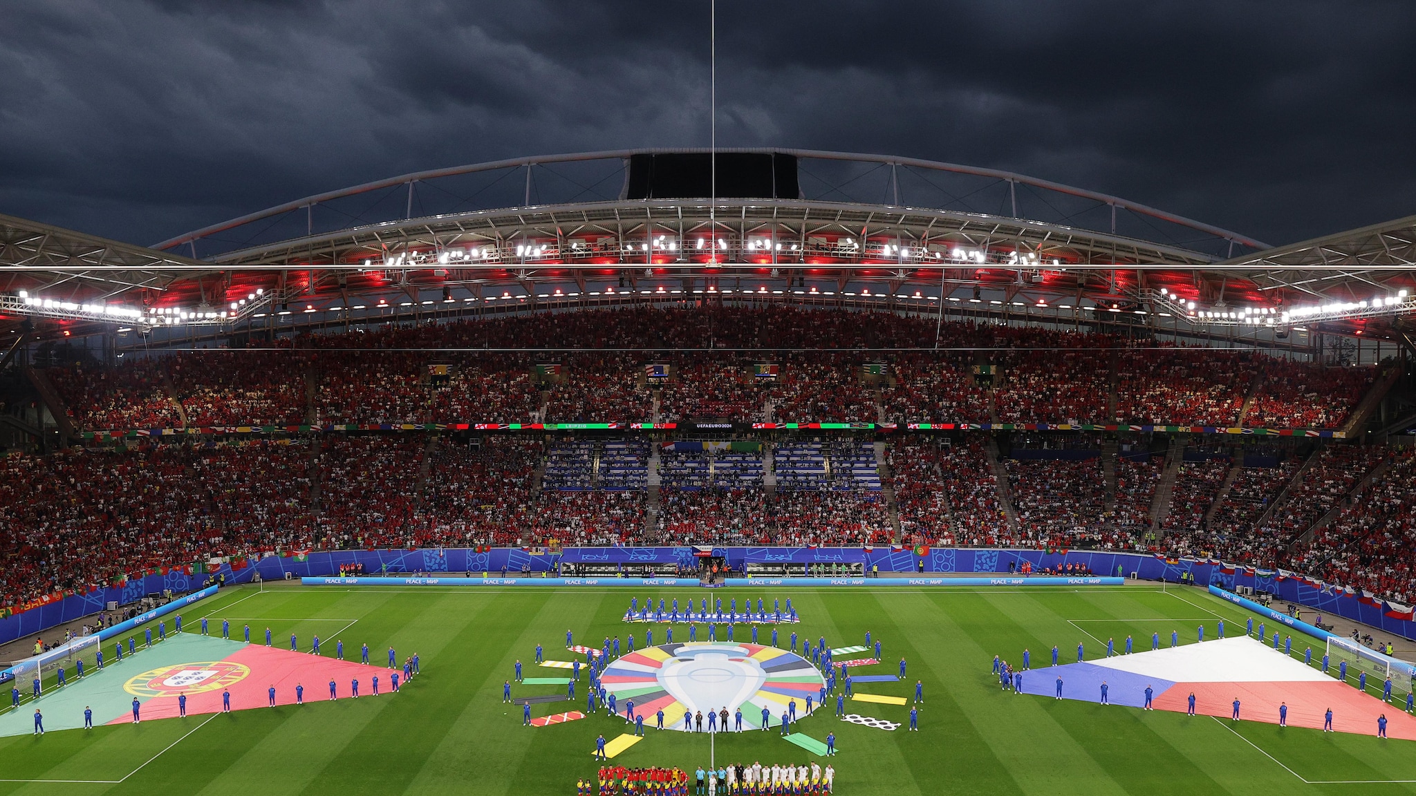 Red Bull Arena Leipzig: Huyền thoại được tái sinh